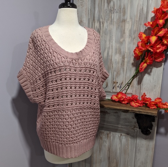 Apt. 9 Sweaters - 💜SOLD💜Apt. 9 open-weave short-sleeved sweater